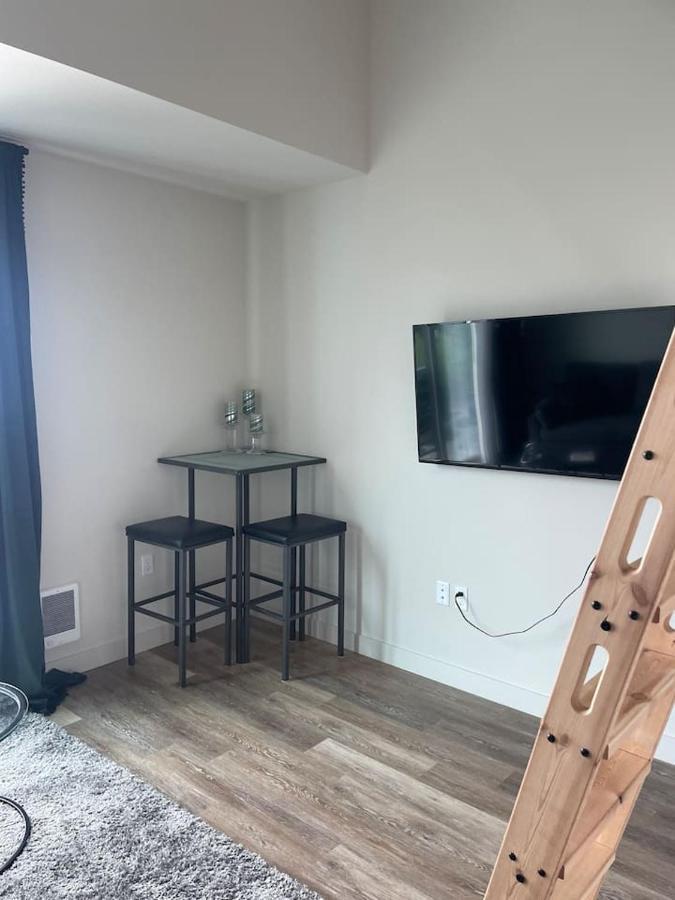 Sleeping Uptown Apartment Сиатъл Екстериор снимка