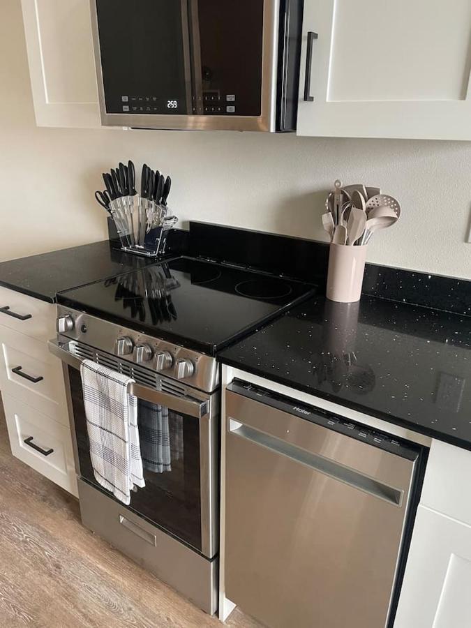 Sleeping Uptown Apartment Сиатъл Екстериор снимка